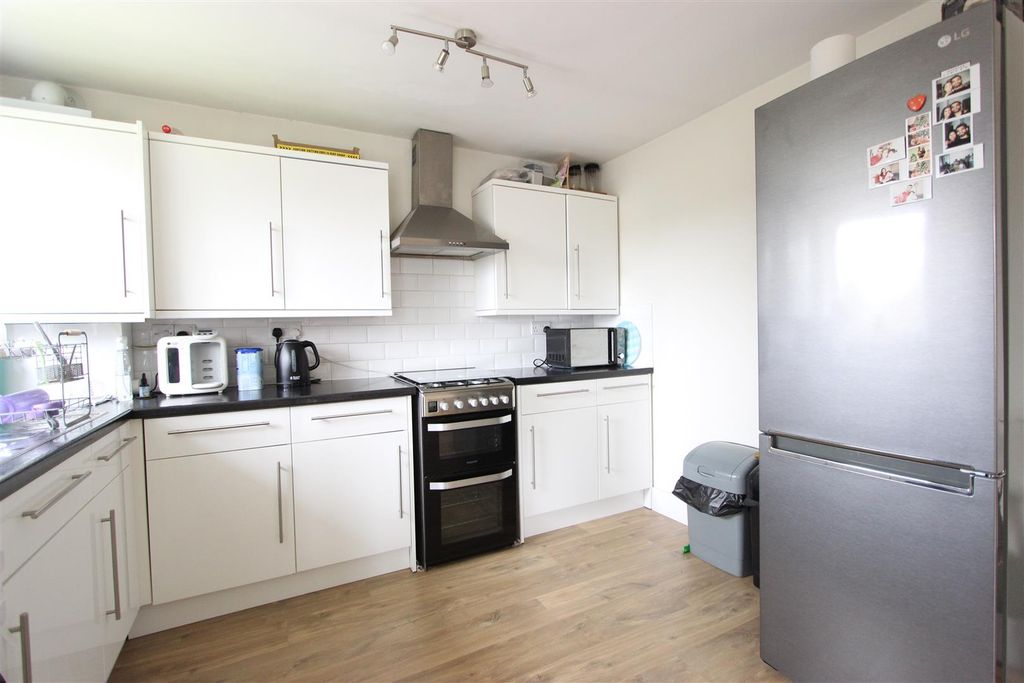 Property photo 2 of 22 Img_5072.Jpg