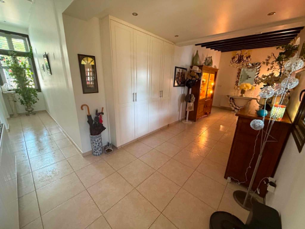 Property photo 2 of 39