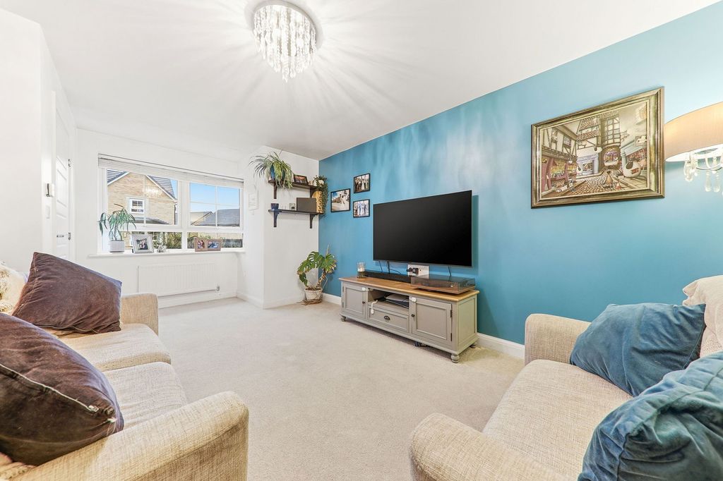 Property photo 2 of 21