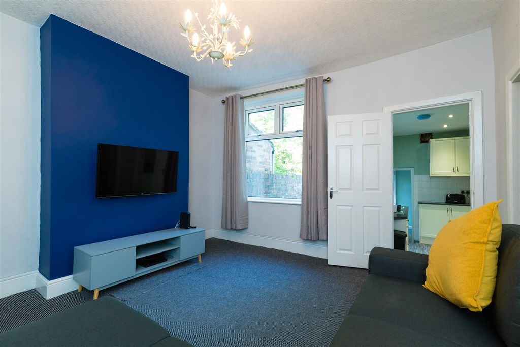 Property photo 3 of 10