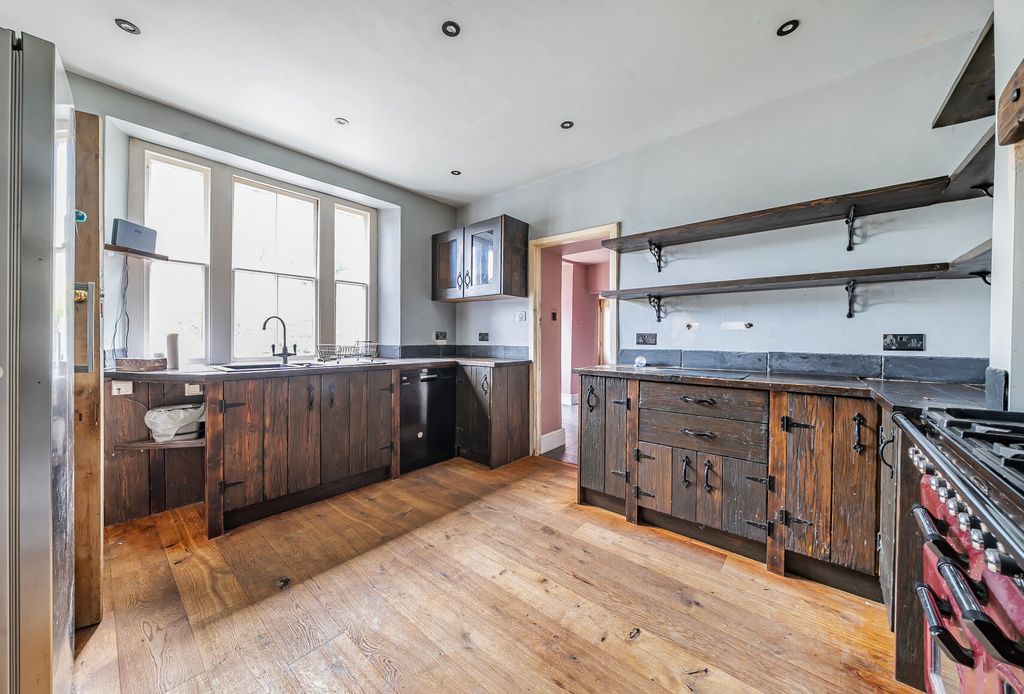 Property photo 2 of 20 1331799-17-68922d...