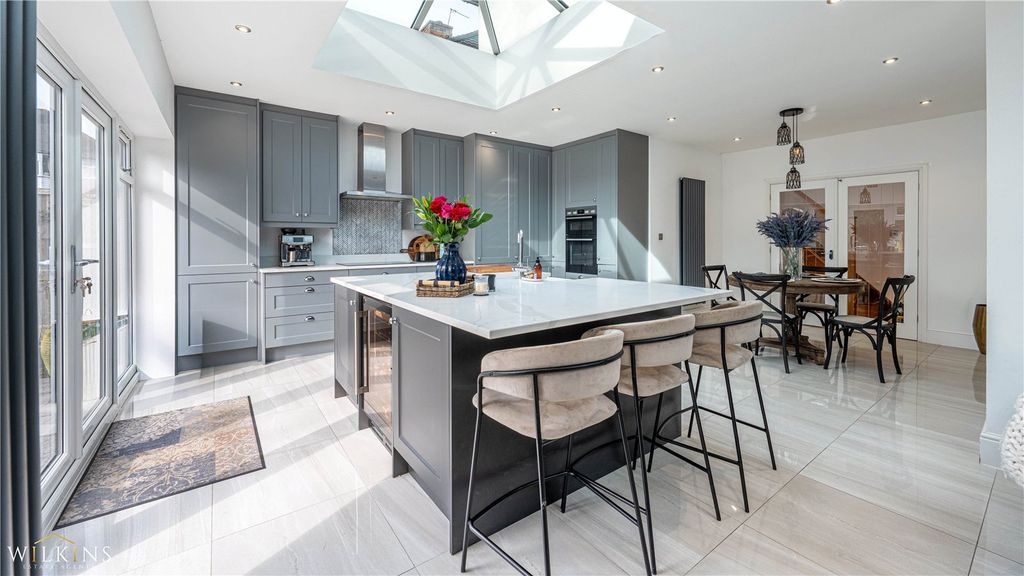 Property photo 2 of 36 Picture No. 42