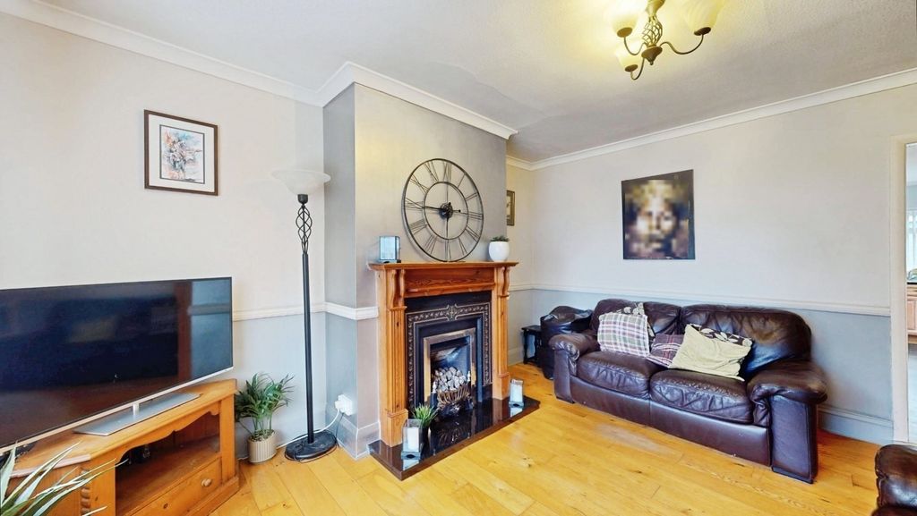 Property photo 2 of 11 Pbox-Img.Jpg
