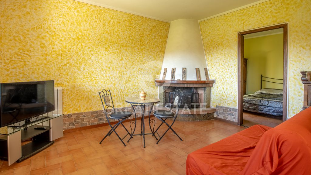 Property photo 2 of 26 Interiors