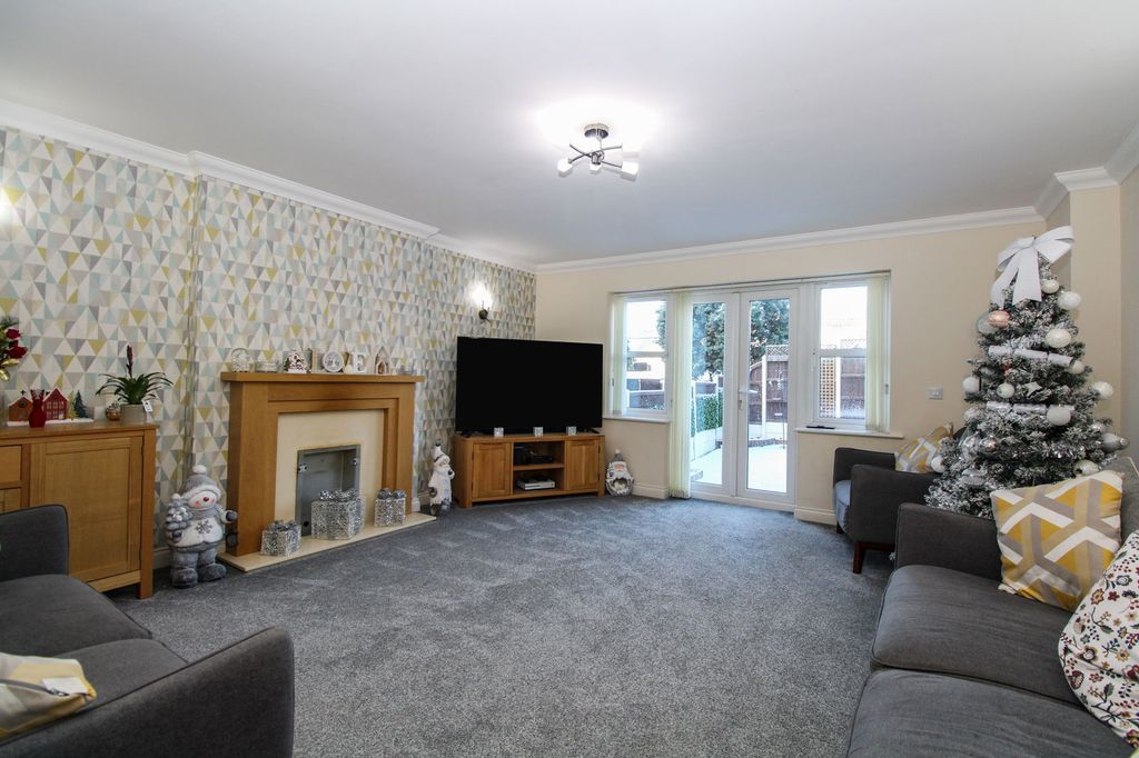 Property photo 2 of 34