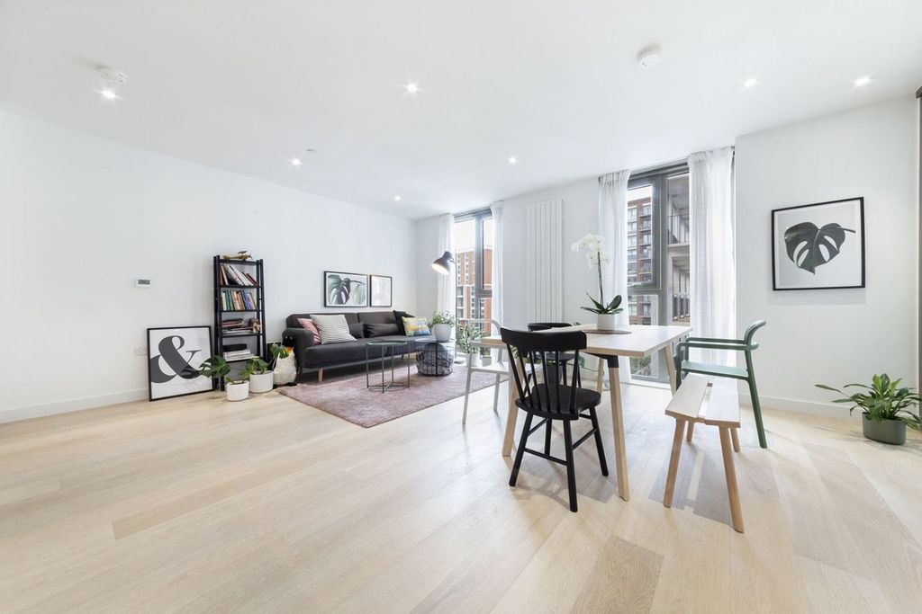 Property photo 1 of 17 4145250