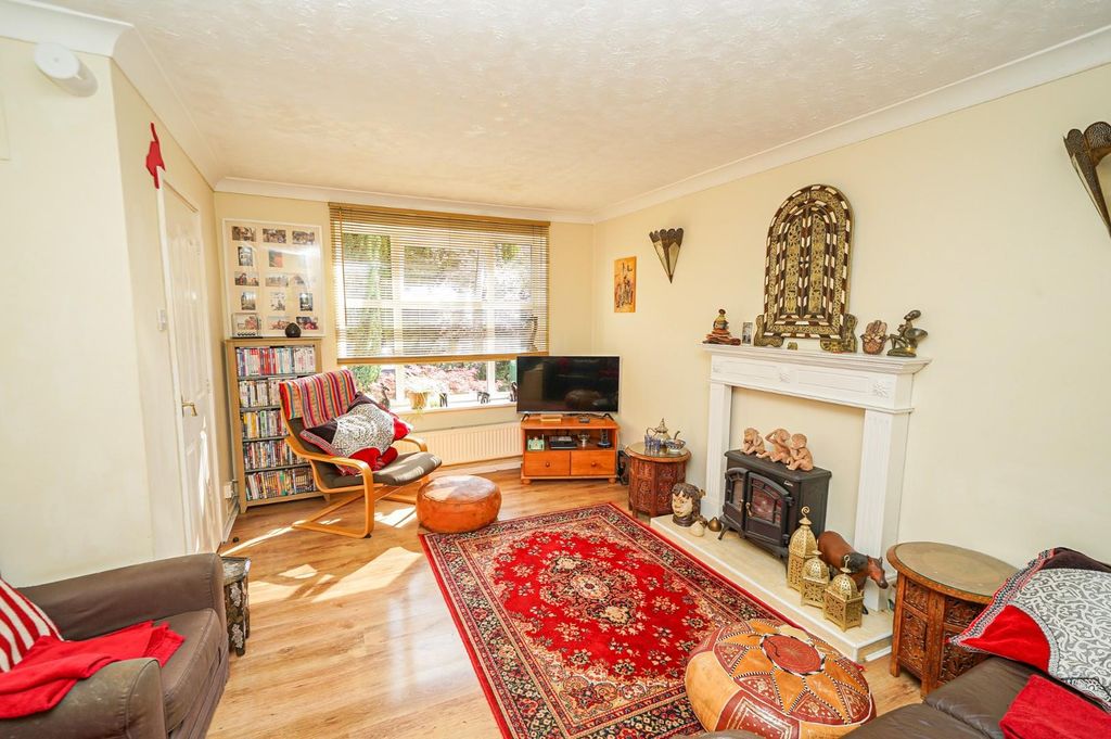 Property photo 3 of 20