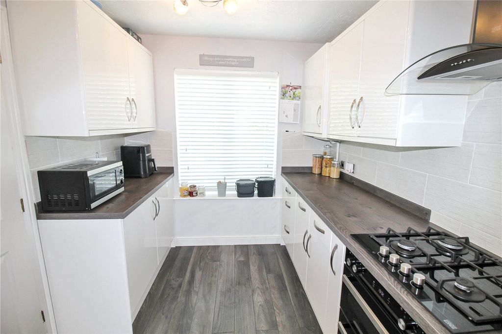Property photo 3 of 17 Picture No. 02