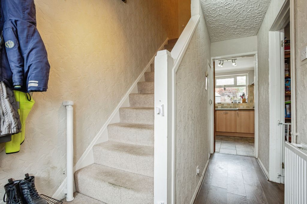 Property photo 2 of 30
