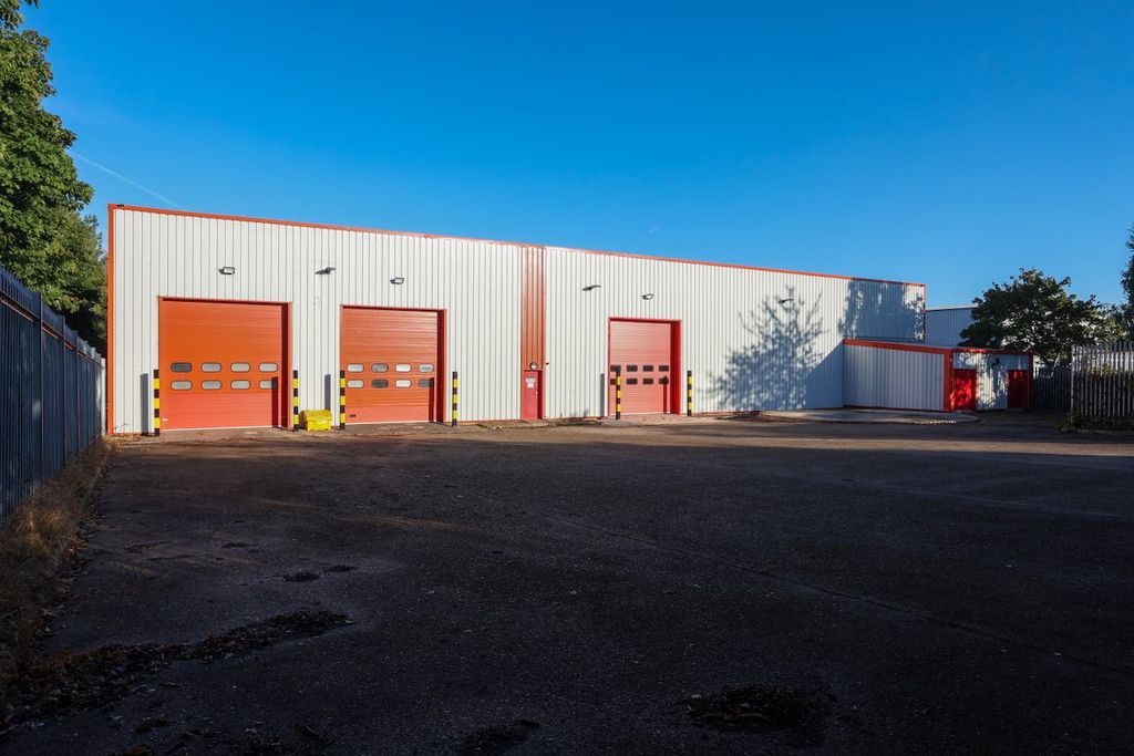 Property photo 3 of 8 13924 Rushden Ground2.Jpeg