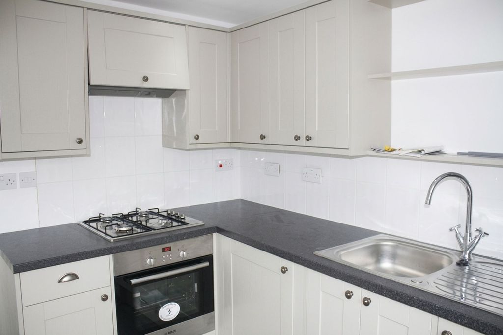 Property photo 3 of 5 Kitchen