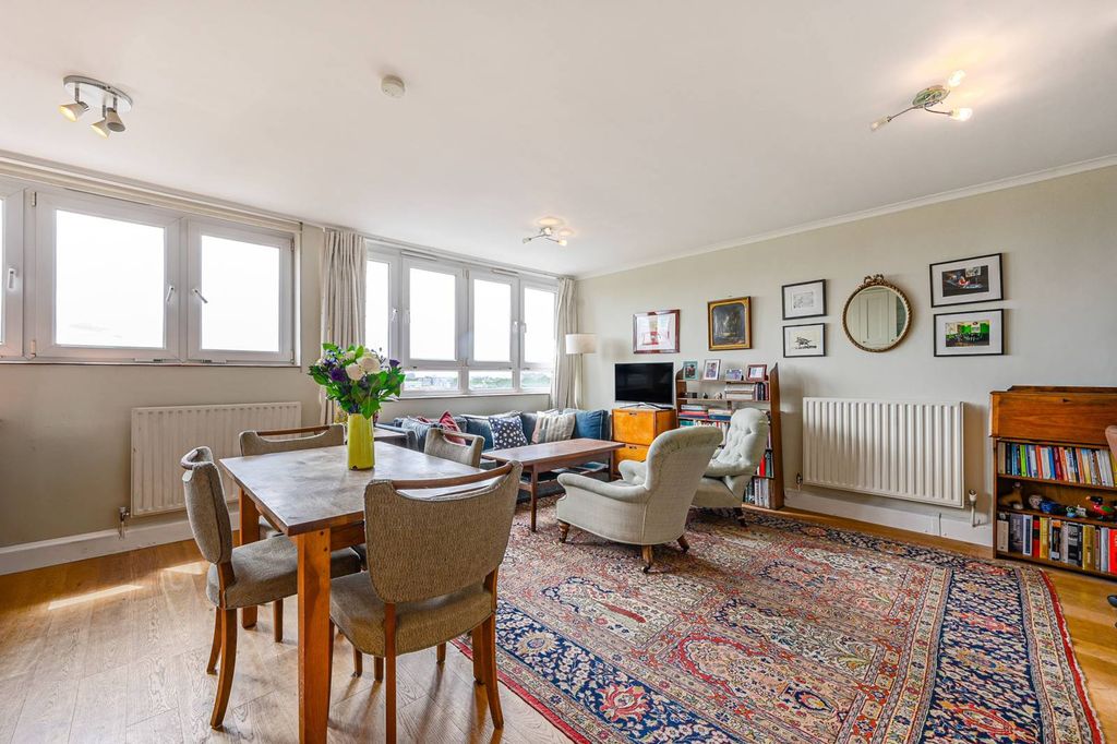 Property photo 2 of 11