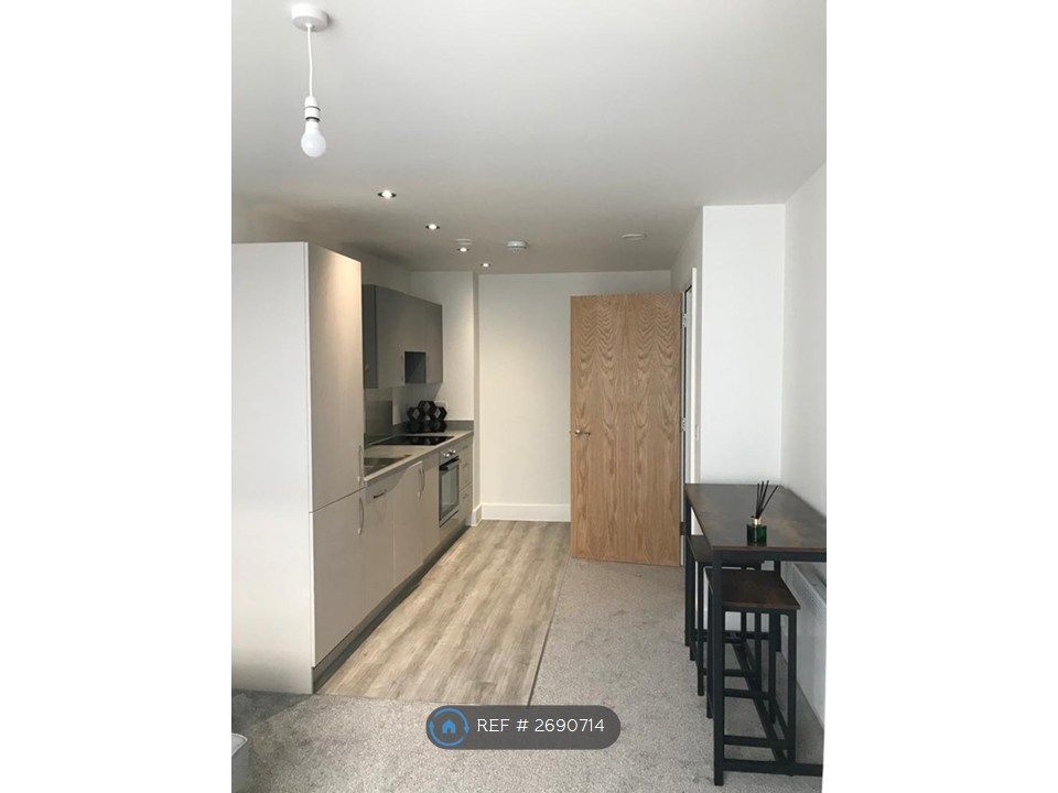 Property photo 2 of 8 Kitchen