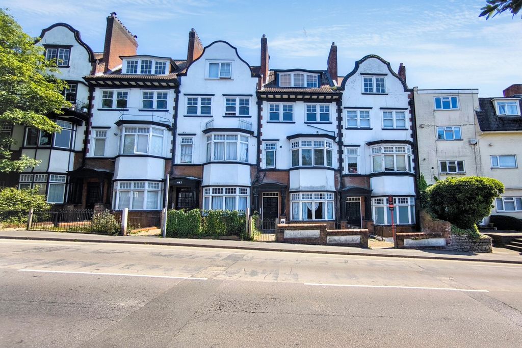 Property photo 1 of 3 Flat 4, 445 Christchurch Road, Bournemouth Bh1 4Ab