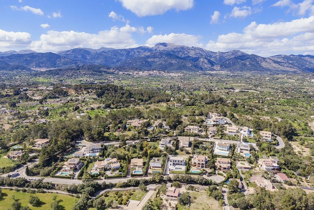 Property photo 1 of 12 Aerial (13)