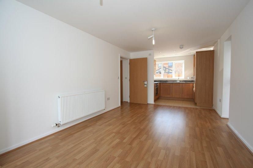 Property photo 3 of 7 Living Room
