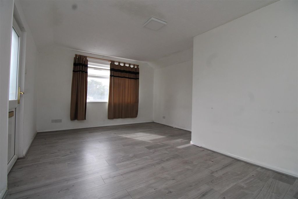 Property photo 3 of 6 Img_6351.Jpg