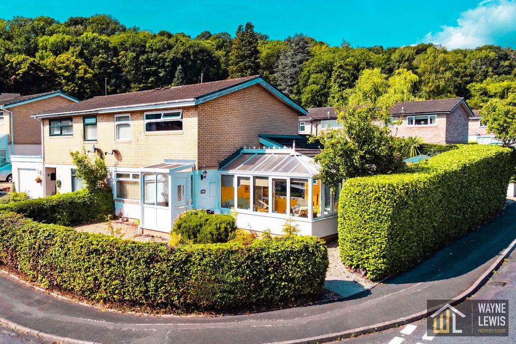 Property photo 1 of 42