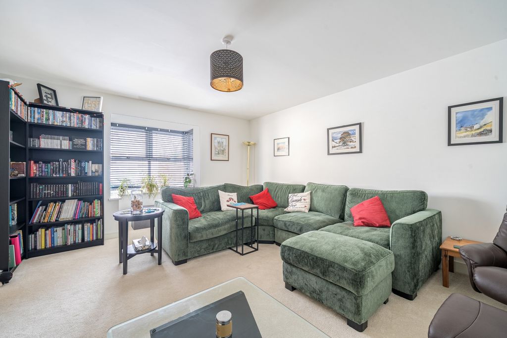 Property photo 3 of 22 1371883-15-69020A17024d7