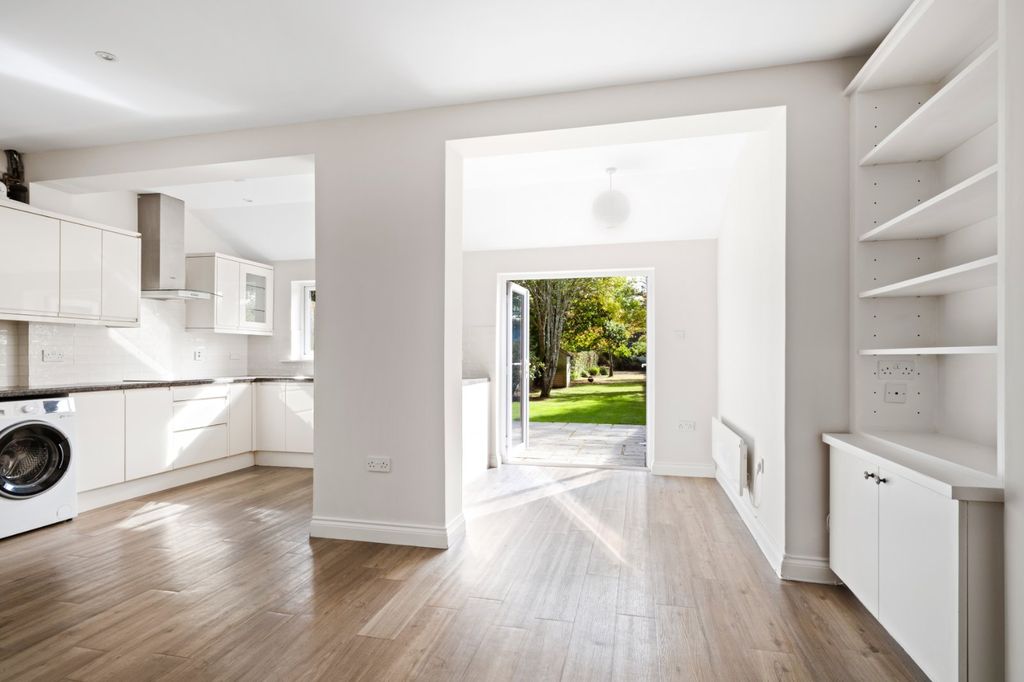 Property photo 2 of 26 Picture No. 19