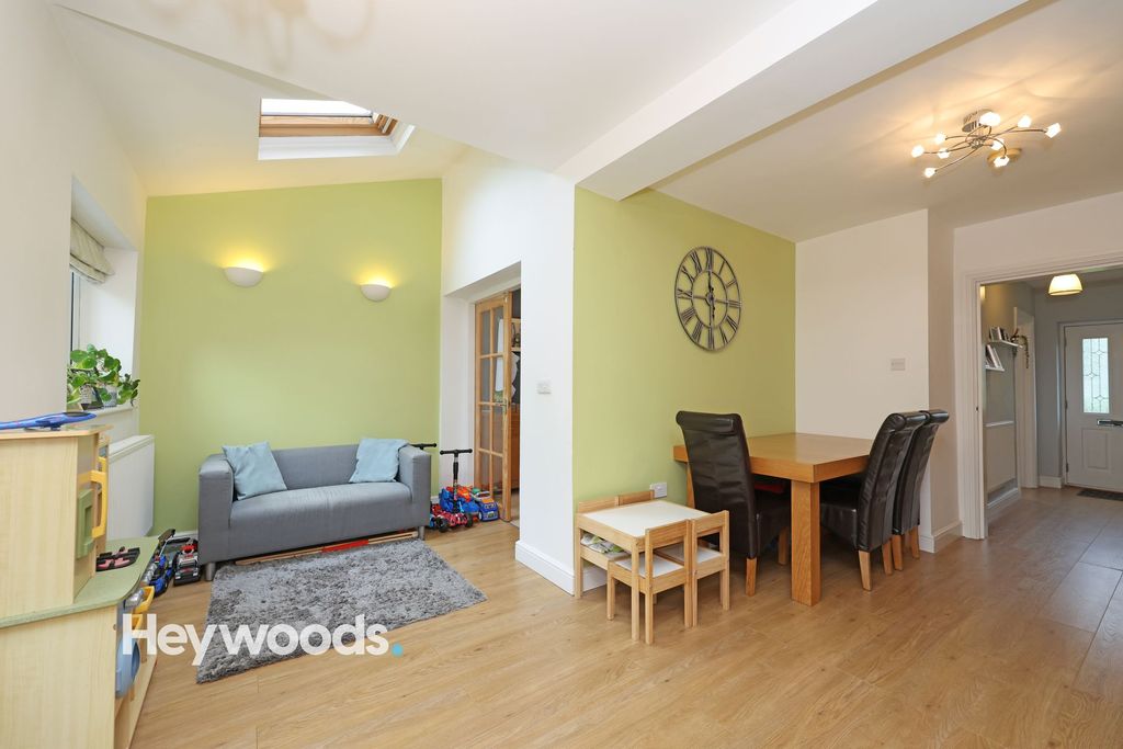 Property photo 3 of 36