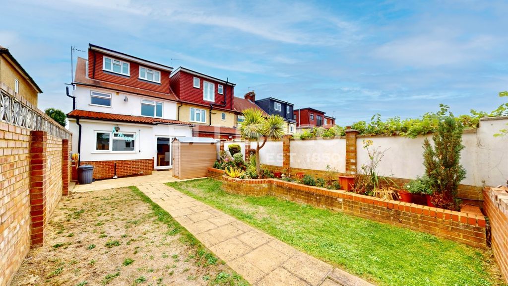 Property photo 1 of 29 Picture No. 14