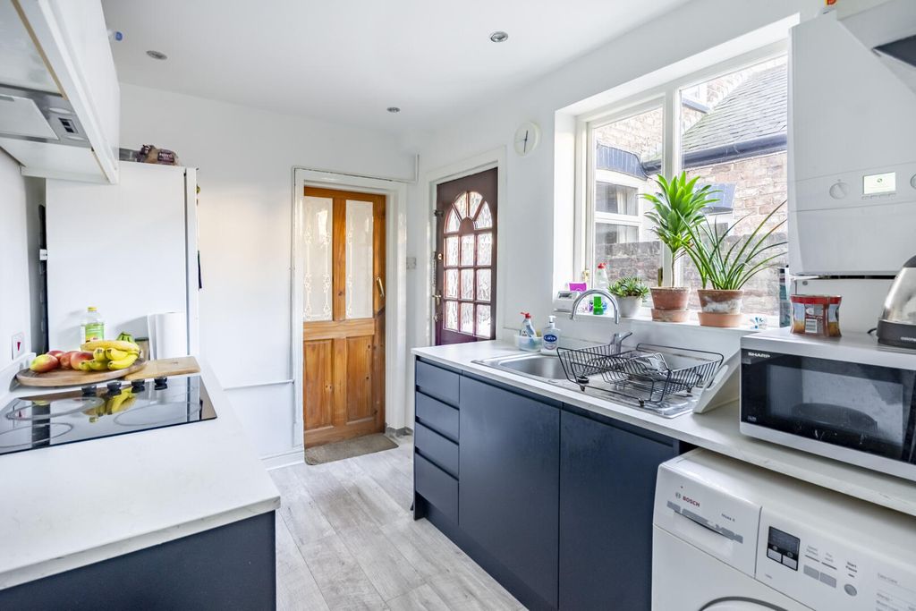 Property photo 3 of 12 Kitchen