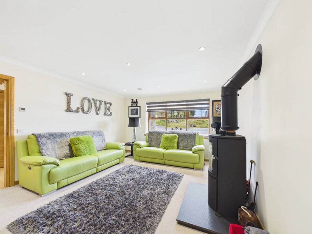 Property photo 3 of 32