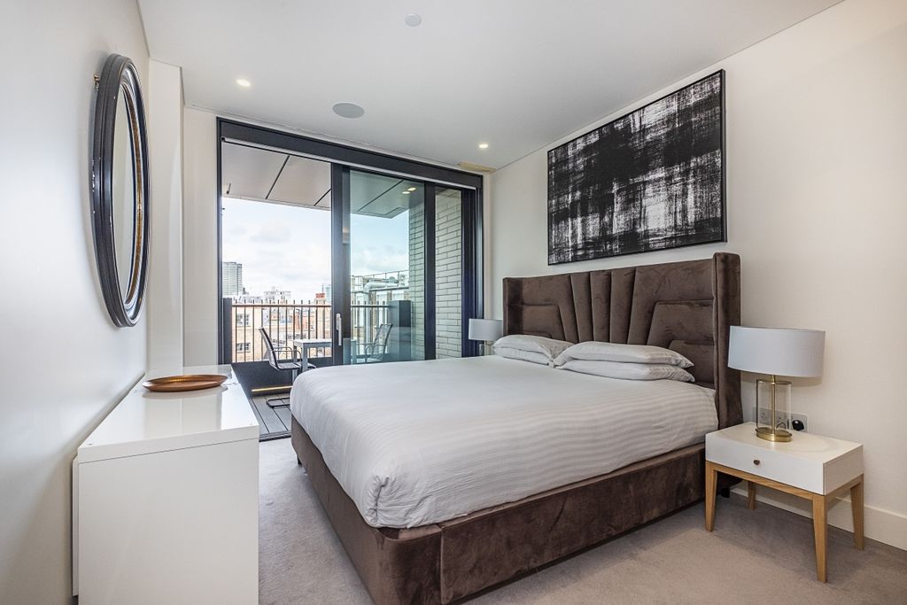 Property photo 3 of 36 Bedroom