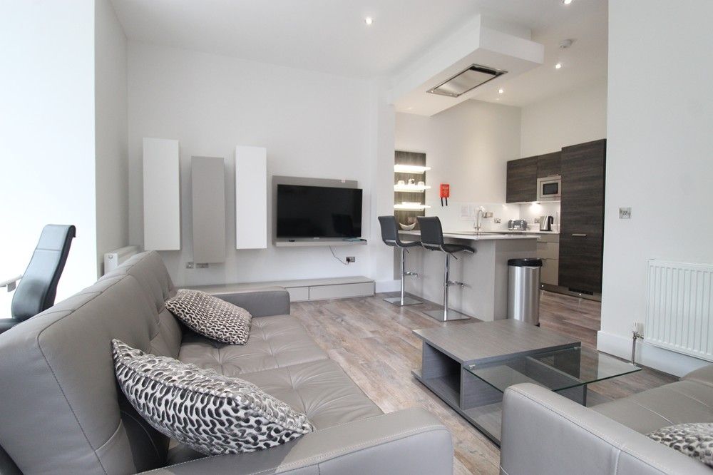 Property photo 3 of 11 Lounge−Kitchen