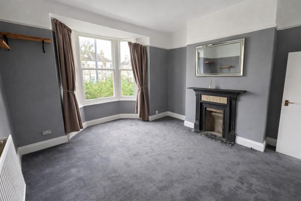 Property photo 1 of 6 7B7d3c7A-E8d0-4A65-A8Da-365E5562Dd82.Png