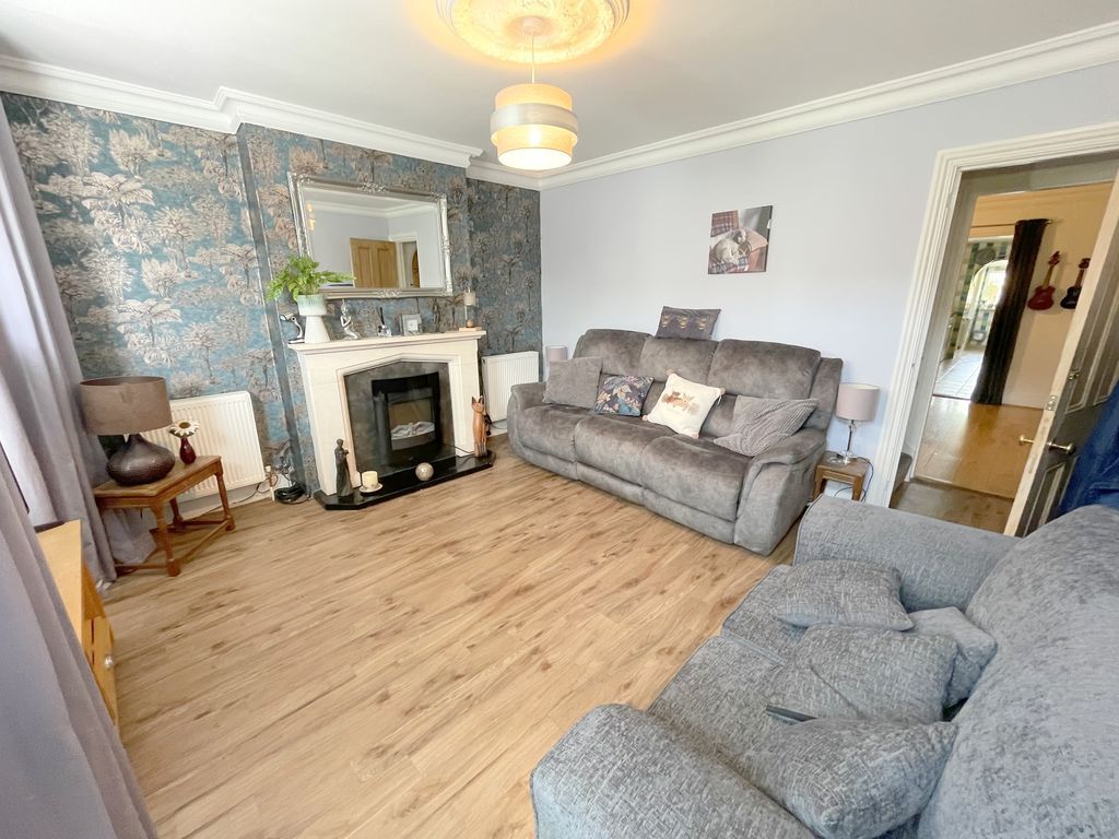 Property photo 3 of 18 Silcott Street