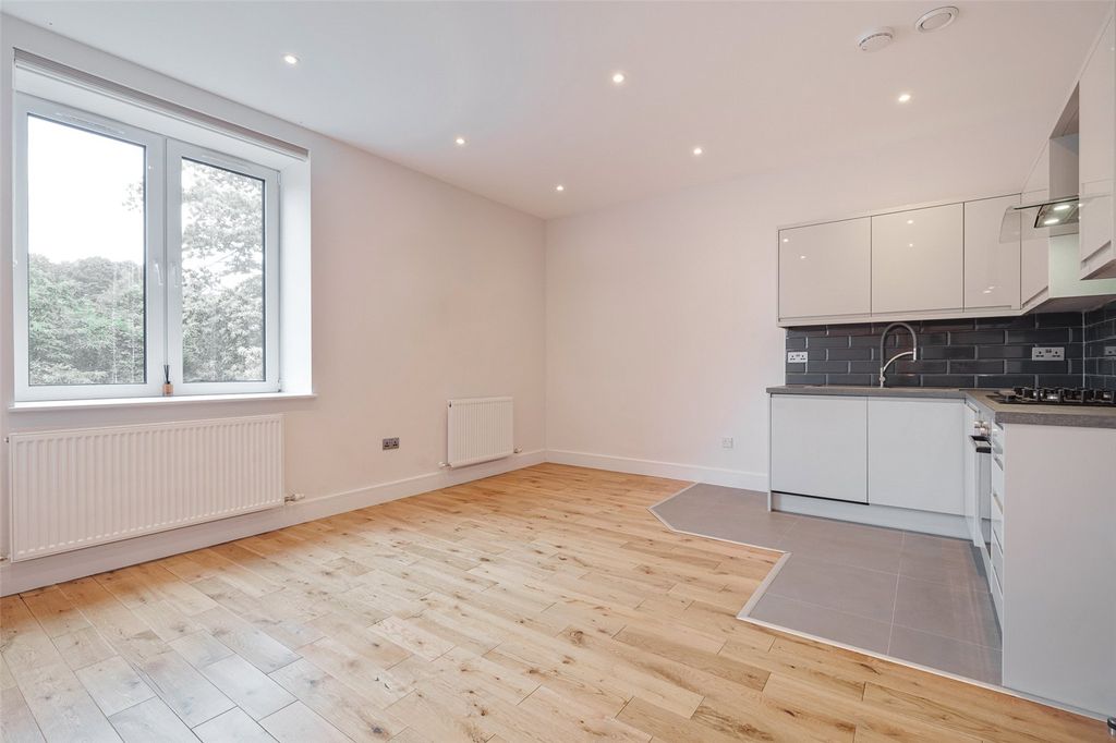 Property photo 3 of 11 Picture No. 06