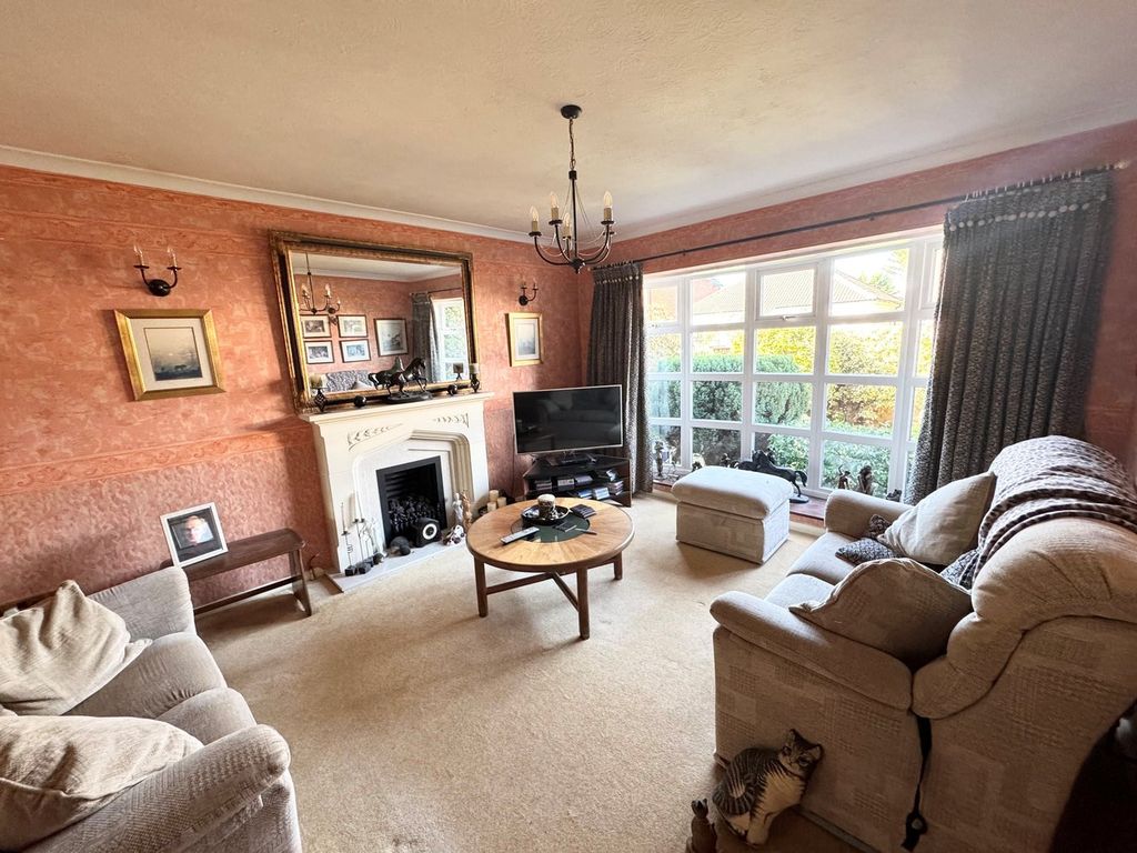 Property photo 3 of 17