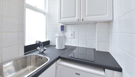 Property photo 3 of 10 Kitchen