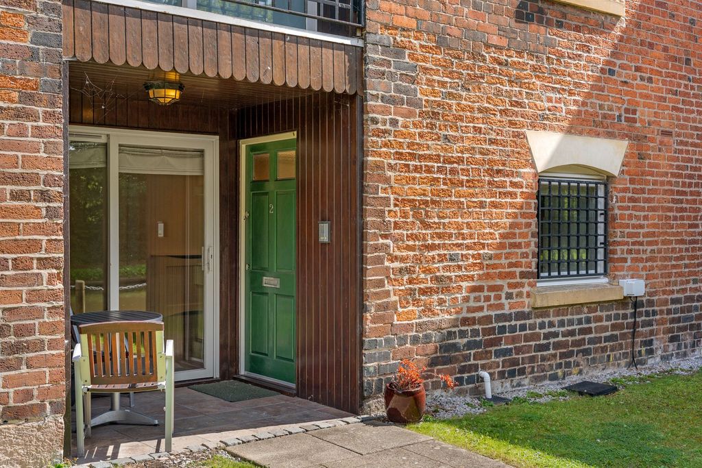 Property photo 2 of 22