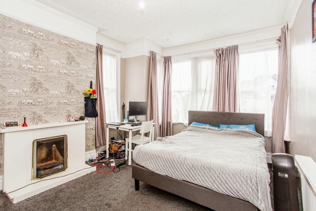 Property photo 2 of 11 Photography