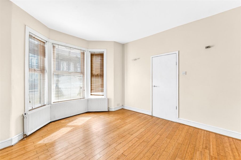 Property photo 3 of 21
