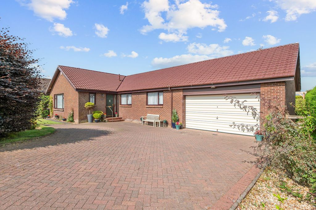 Property photo 1 of 27