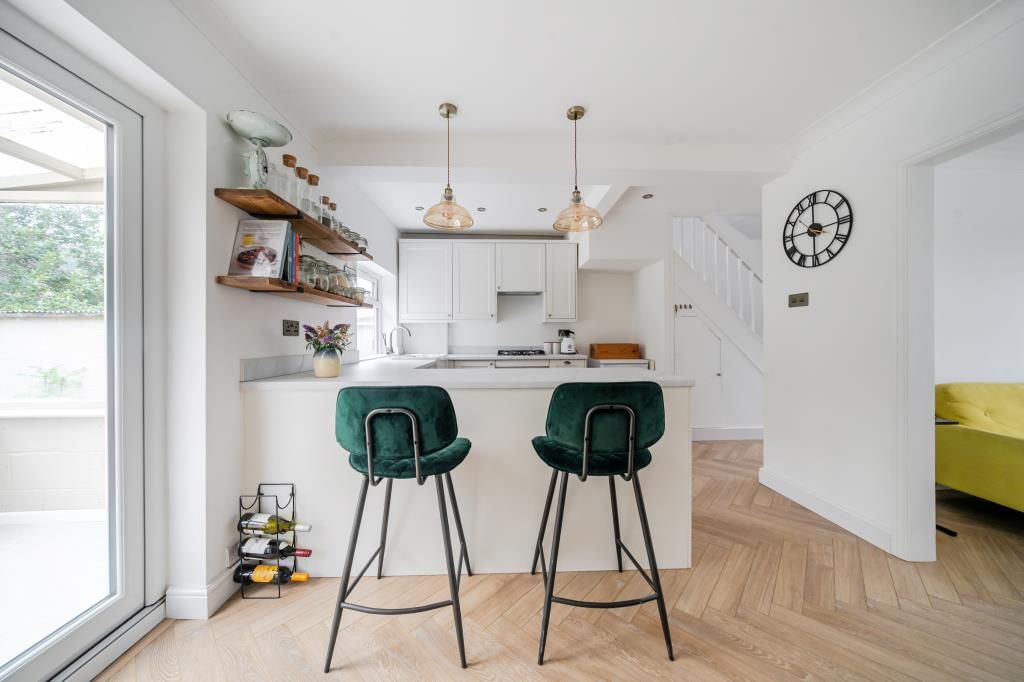 Property photo 2 of 17 Kitchen