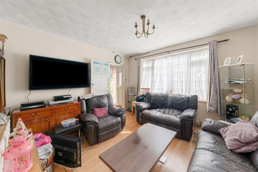 Property photo 2 of 16 1