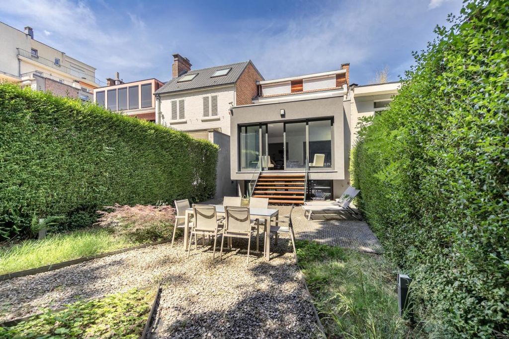 Property photo 2 of 21