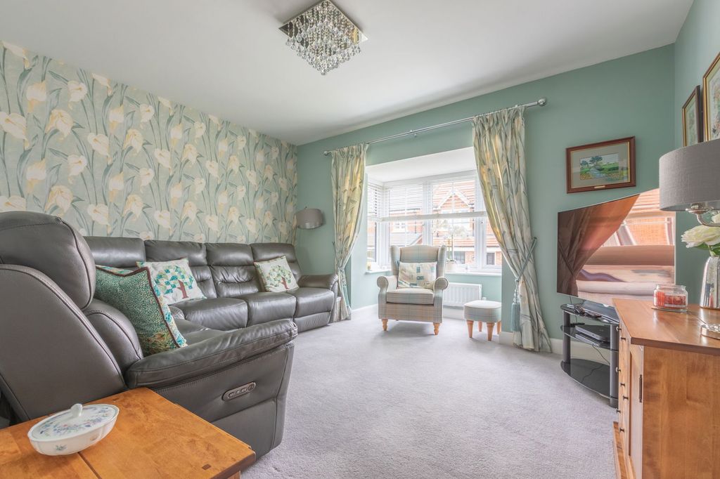 Property photo 2 of 29