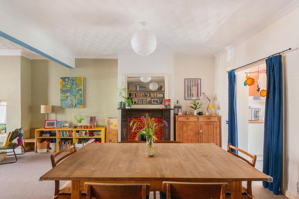 Property photo 3 of 43 3G2Prbn - Dining Room C.Jpg