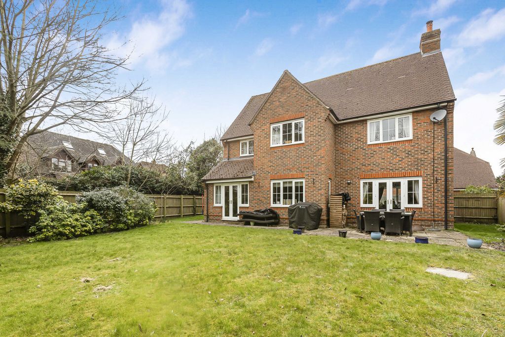 Property photo 2 of 39
