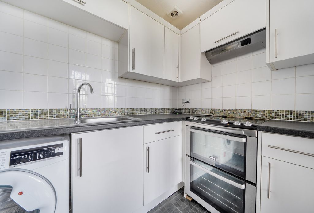 Property photo 2 of 12 1458098-15-6A0199...