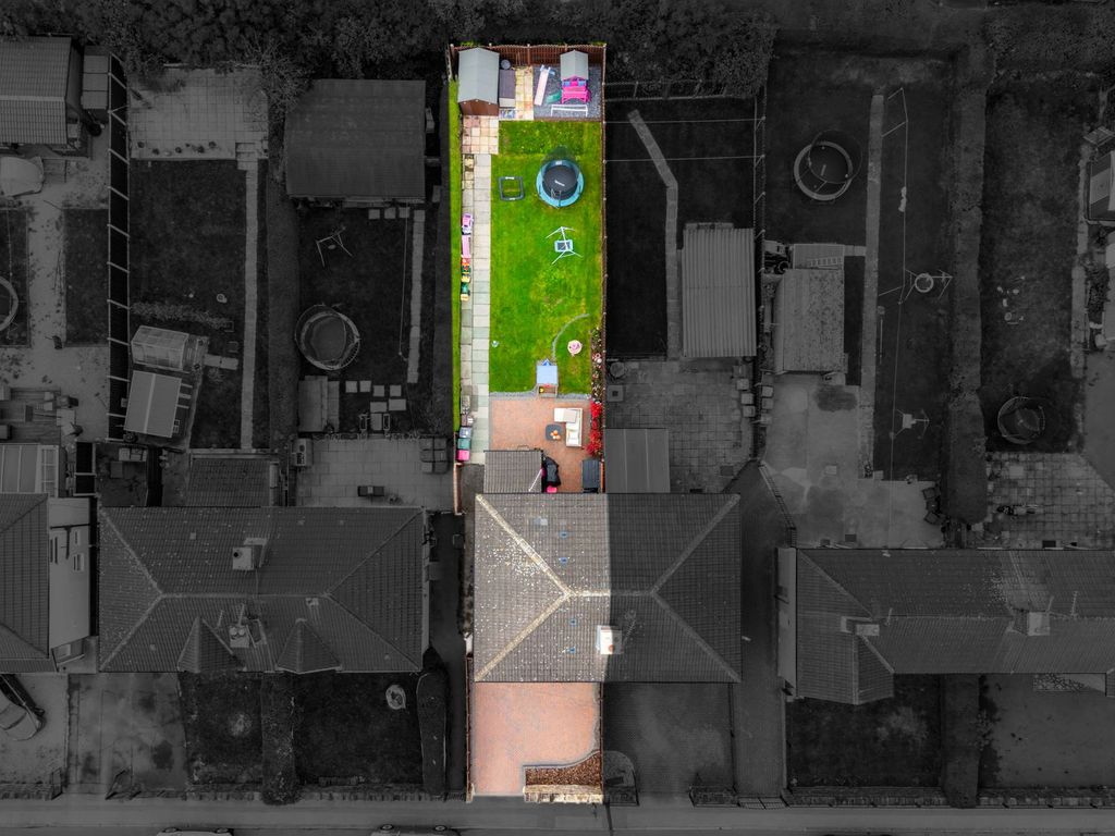 Property photo 2 of 32