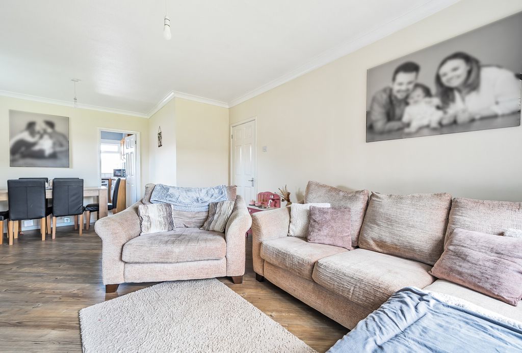 Property photo 1 of 11 17-681F591E480Df-...
