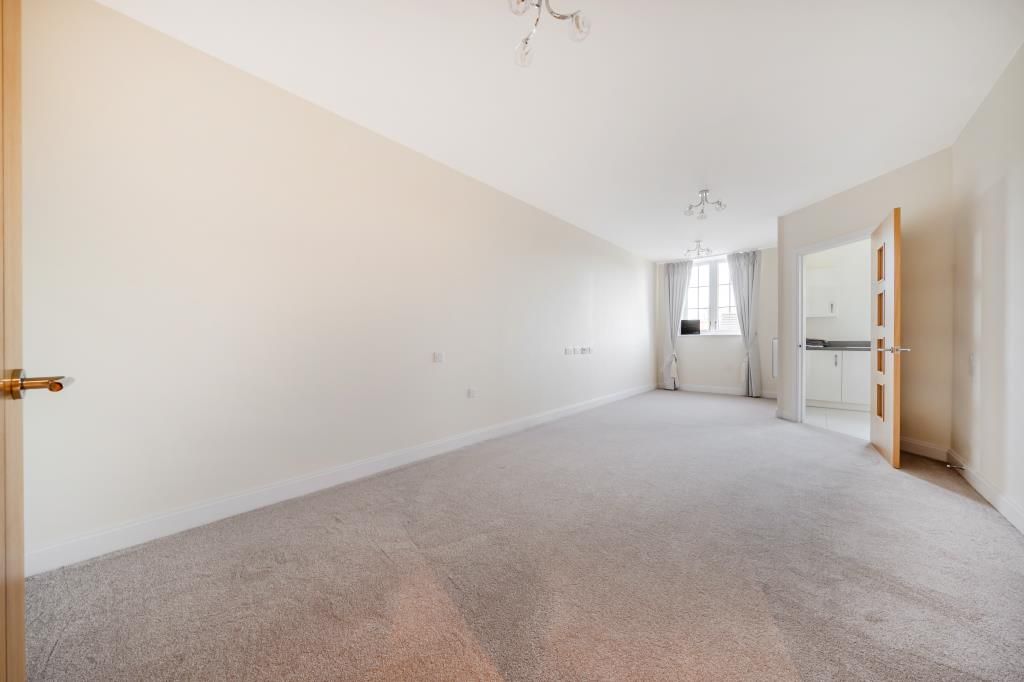 Property photo 2 of 17 Living Area