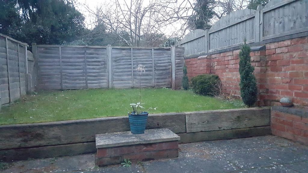 Property photo 2 of 11 Garden